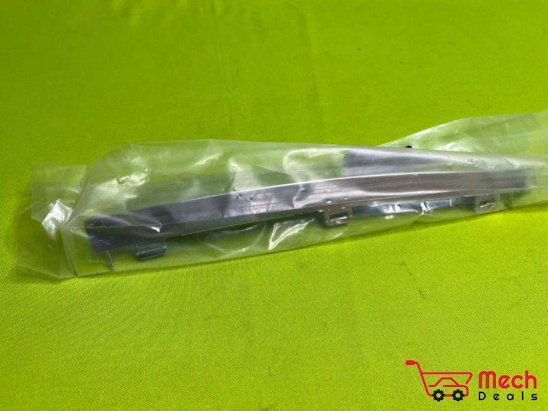 Garnish Grille Upper Rh  Alto