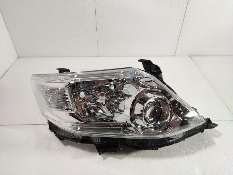 Toyota Fortuner Type-2 Head Lamp Non Hid, Right