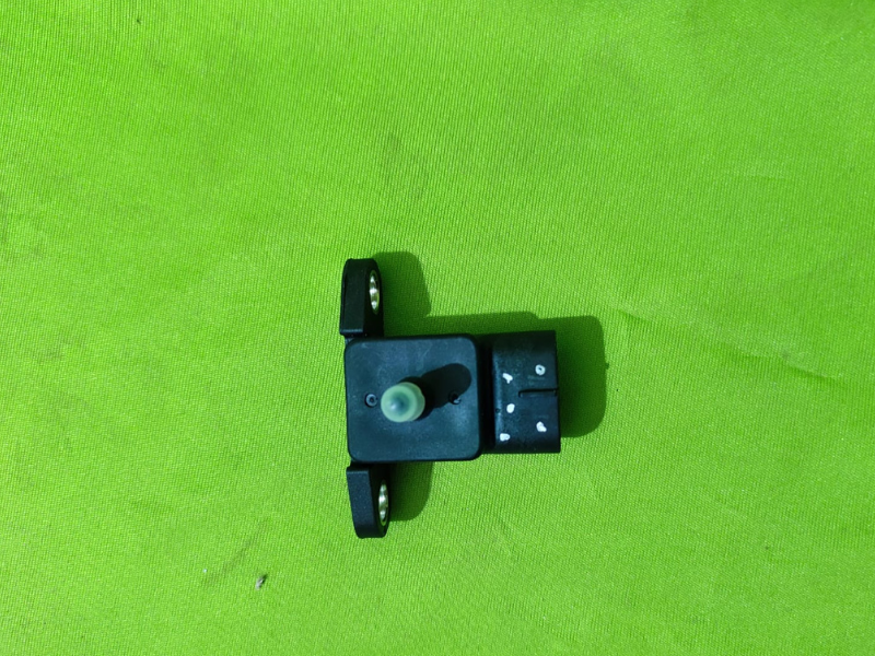 Sensor Assy_Pressure-18590M81A10-Maruti Suzuki- mechdeals.com